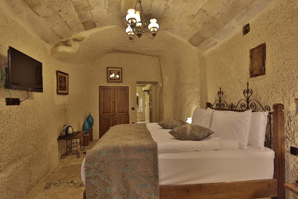 Aren Cave Hotel And Art Gallery Goreme Room photo