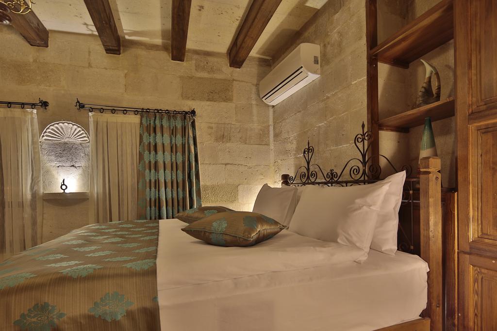 Aren Cave Hotel And Art Gallery Goreme Room photo